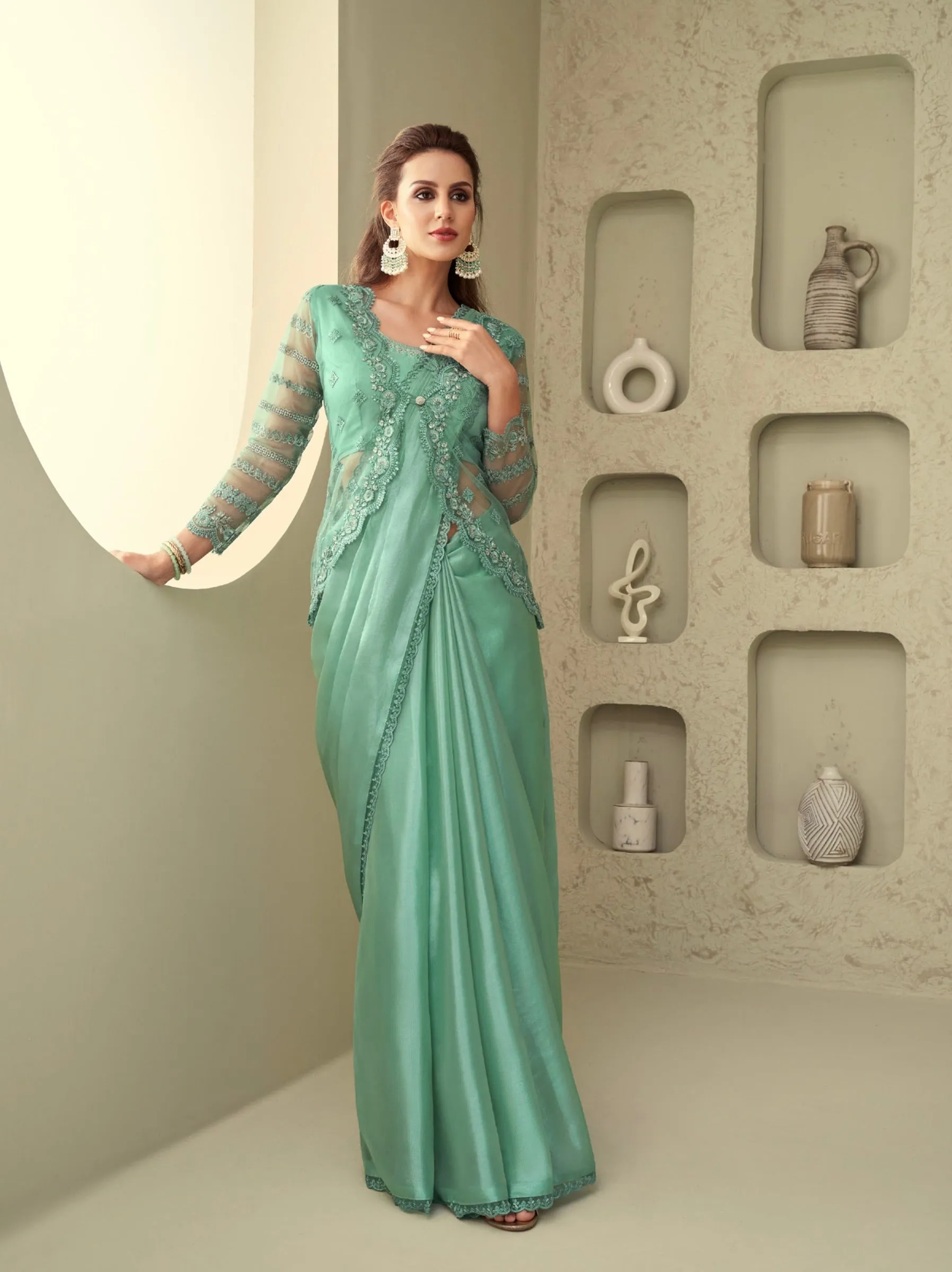 Bedazzling Trendy Saree For Party
