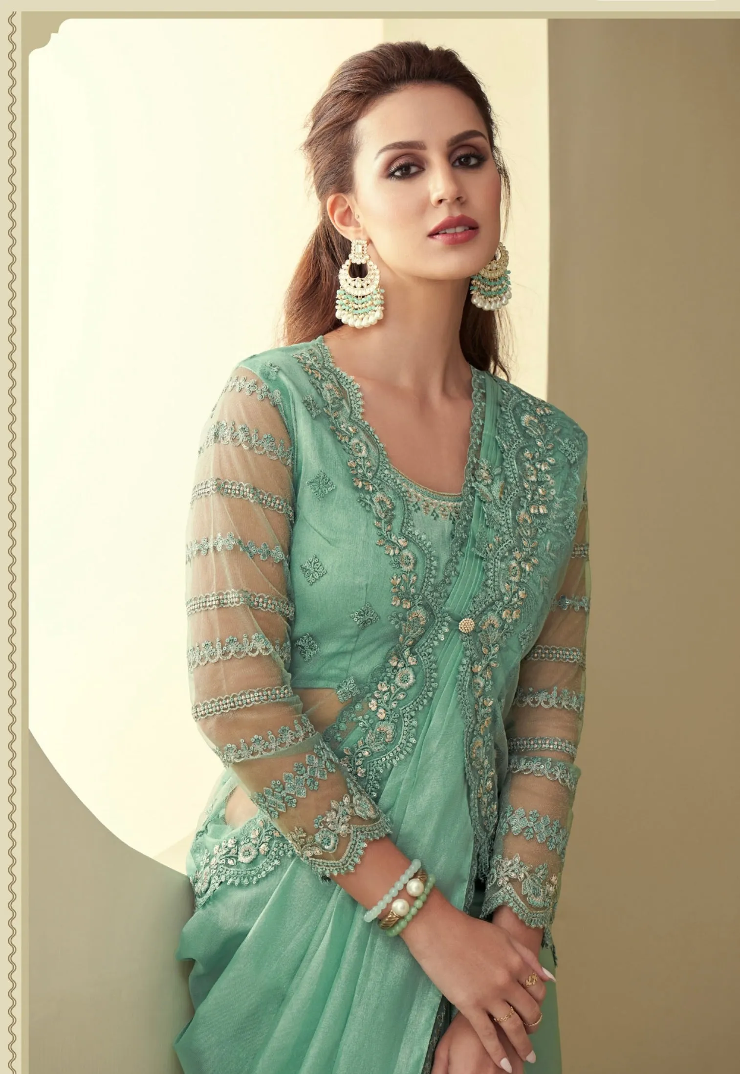 Bedazzling Trendy Saree For Party