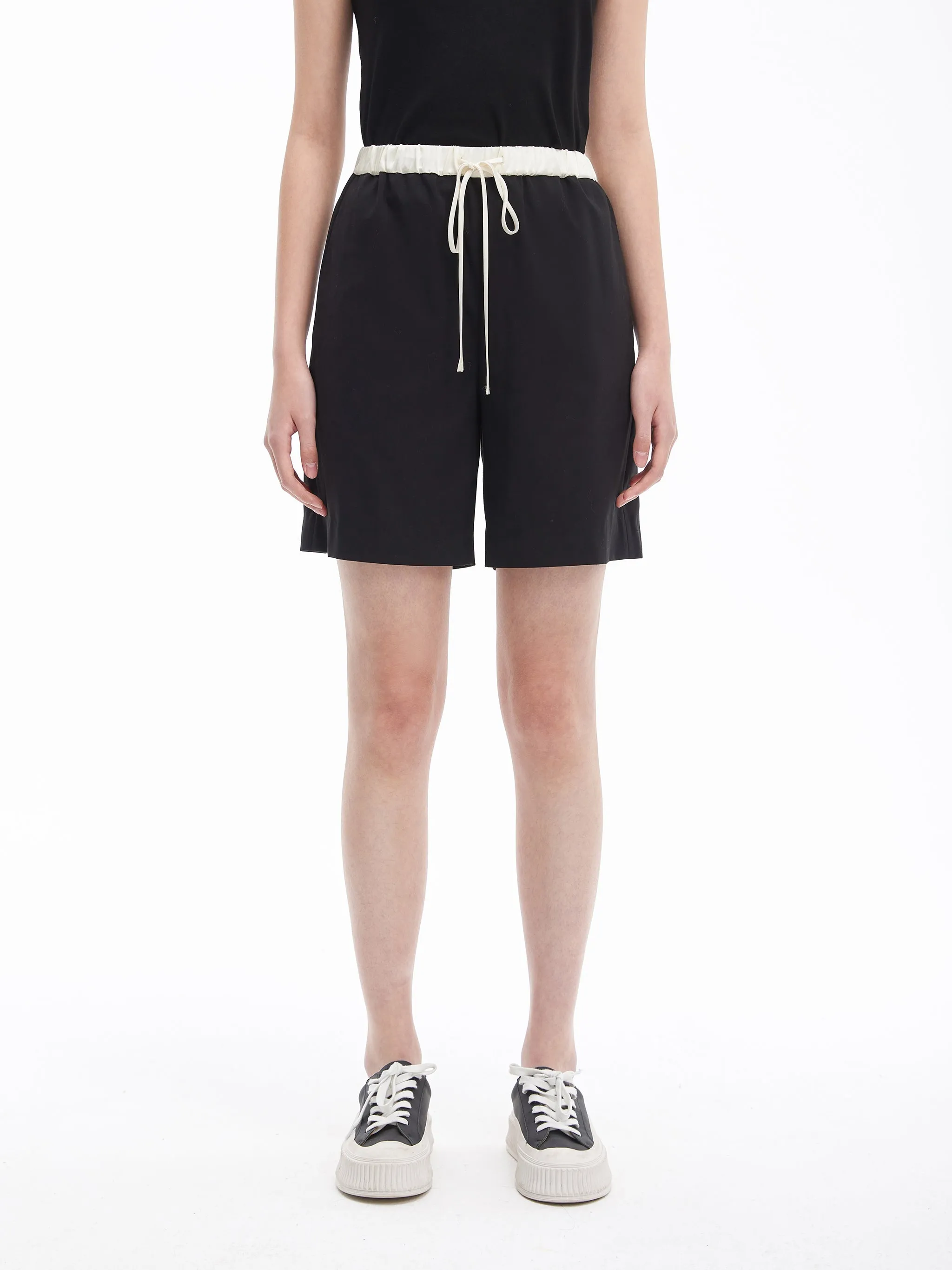 Elegant Trimmed Trousers