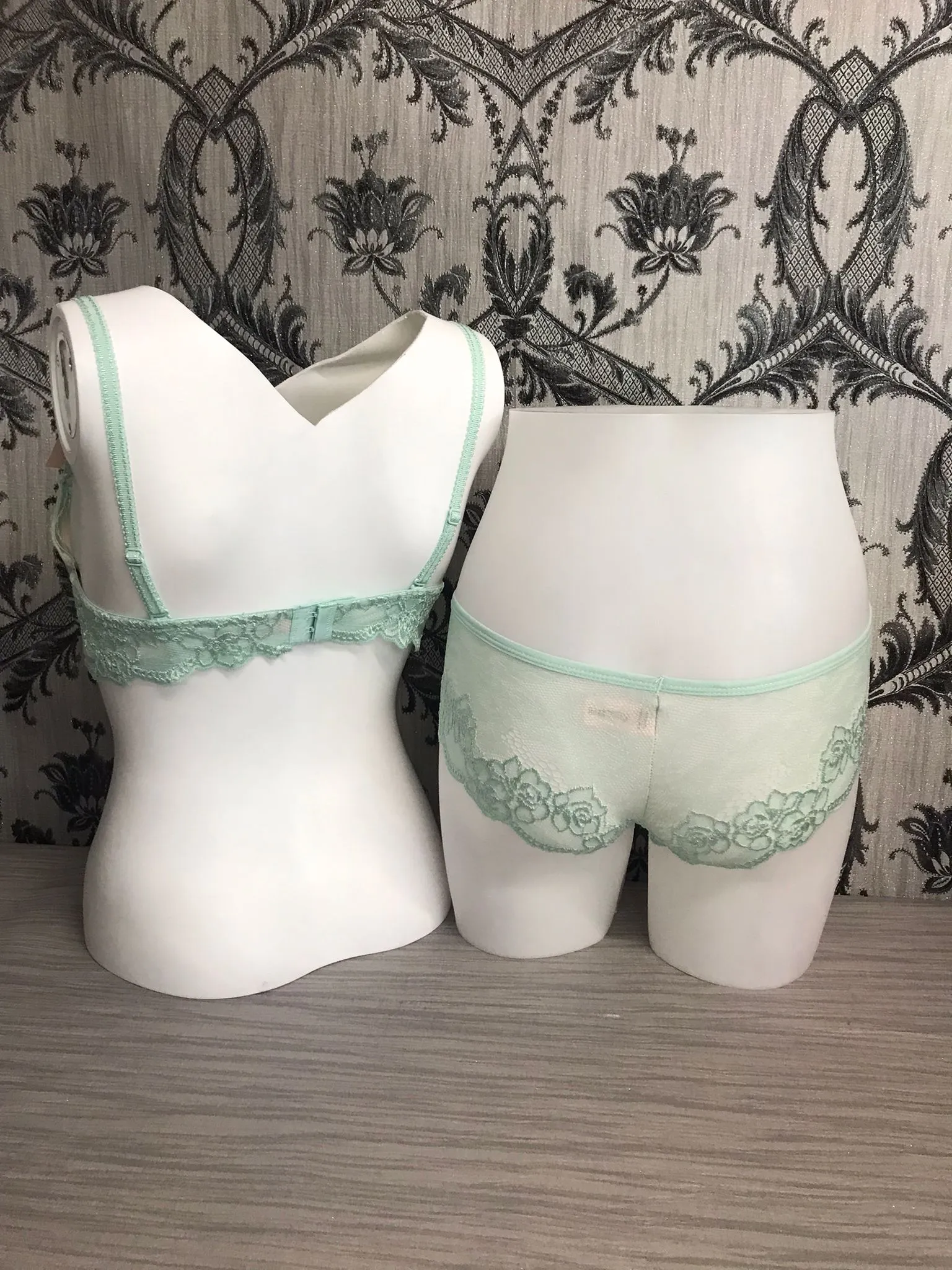 P192390 Bottom Separates