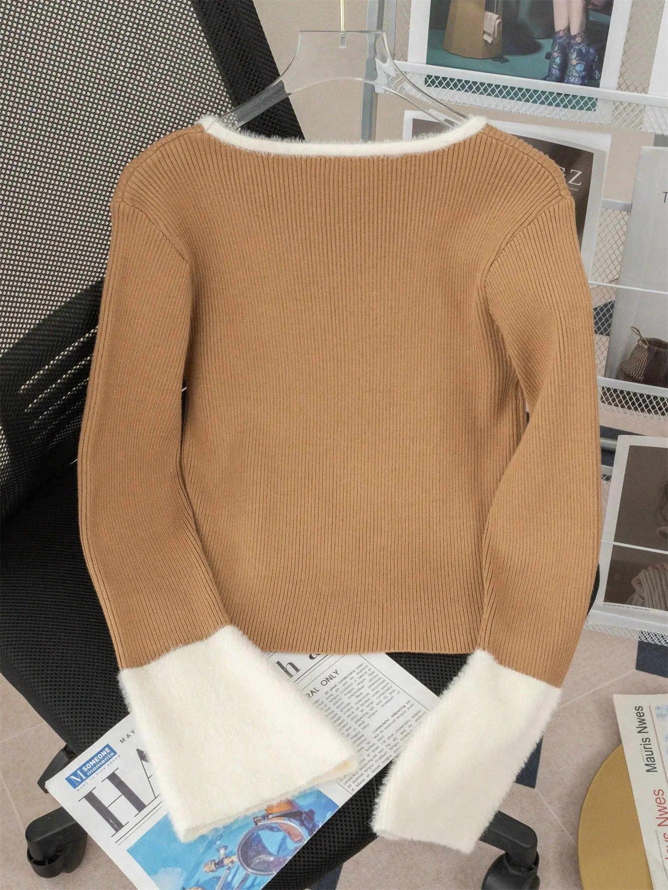 Shein 1pc Women's Elegant Slim Fit Contrasting Color Short Base Sweater, U-Neck Long Sleeved With Fleece