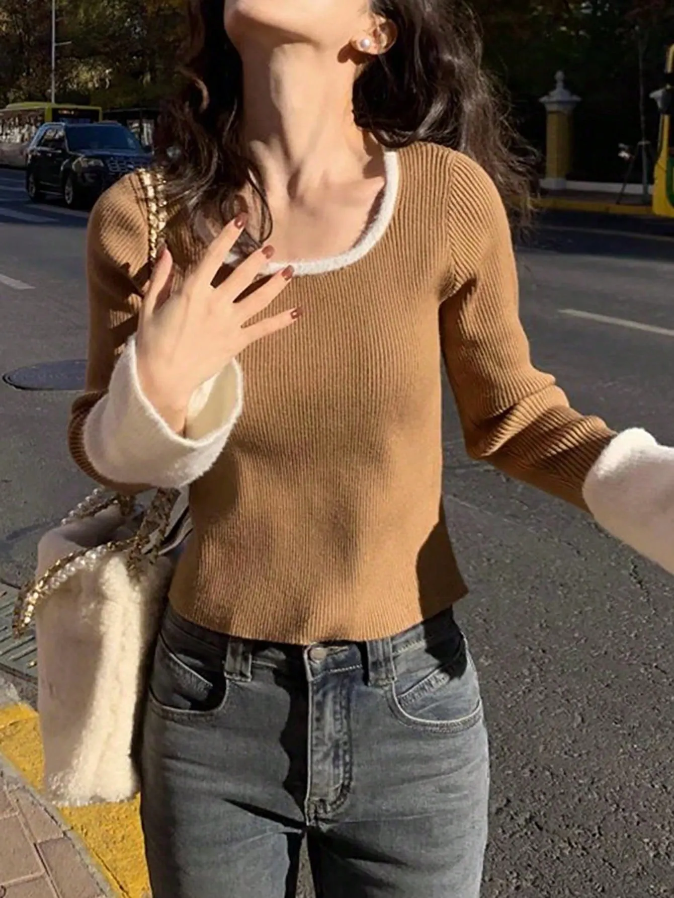 Shein 1pc Women's Elegant Slim Fit Contrasting Color Short Base Sweater, U-Neck Long Sleeved With Fleece