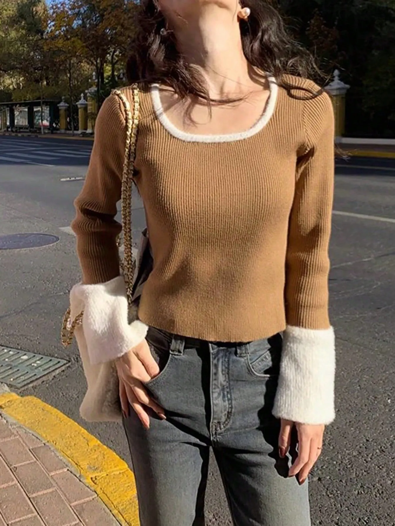 Shein 1pc Women's Elegant Slim Fit Contrasting Color Short Base Sweater, U-Neck Long Sleeved With Fleece