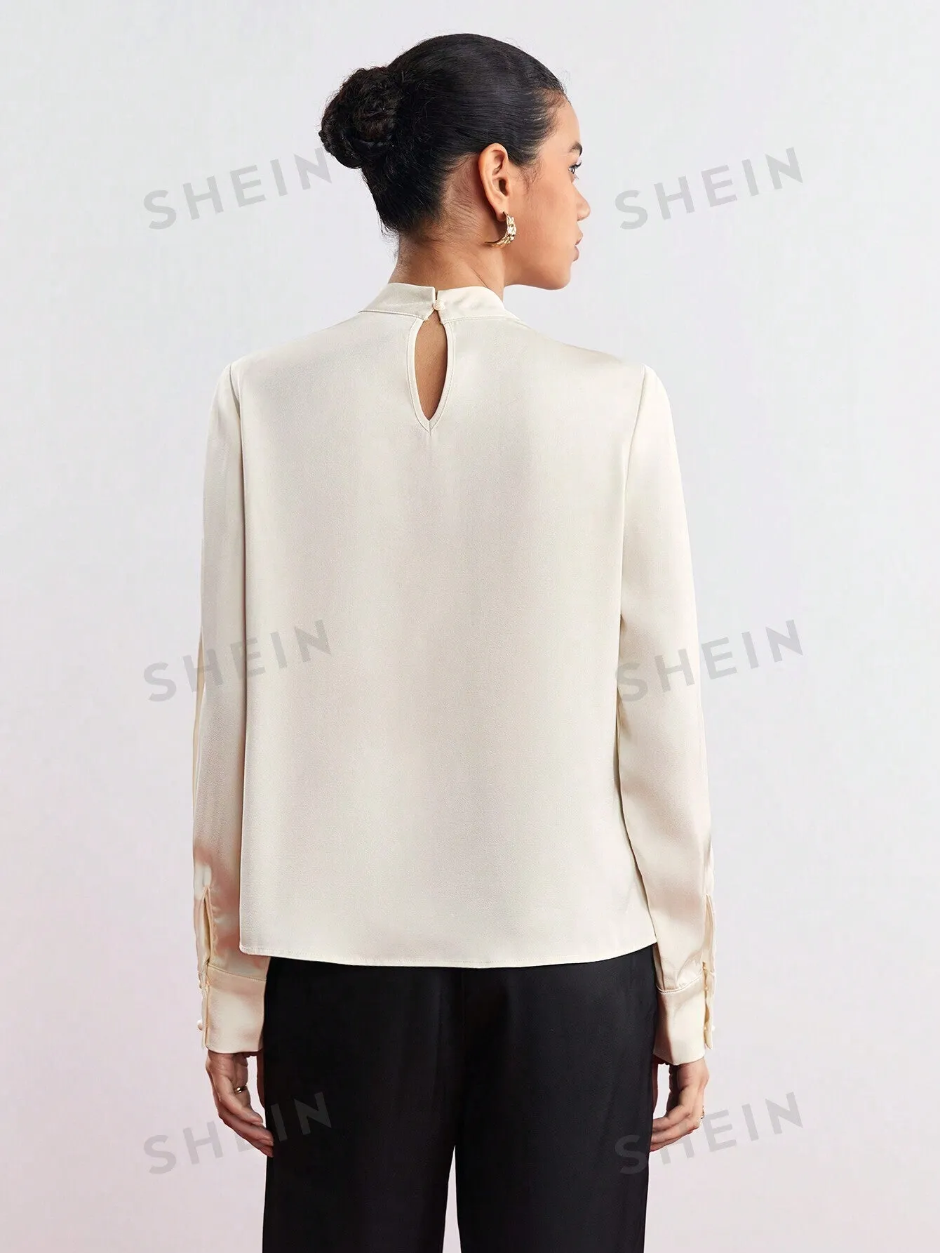 SHEIN BIZwear Solid Keyhole Back Fold Pleated Detail Blouse